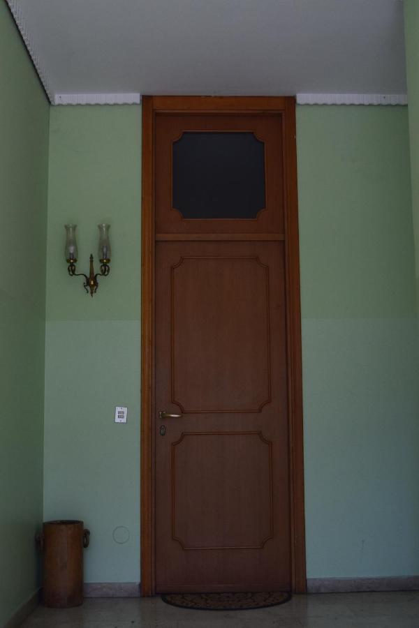 Ferienwohnung Al Salice Tranquillita Nel Verde Via Amendola 24 Busto Arsizio Exterior foto